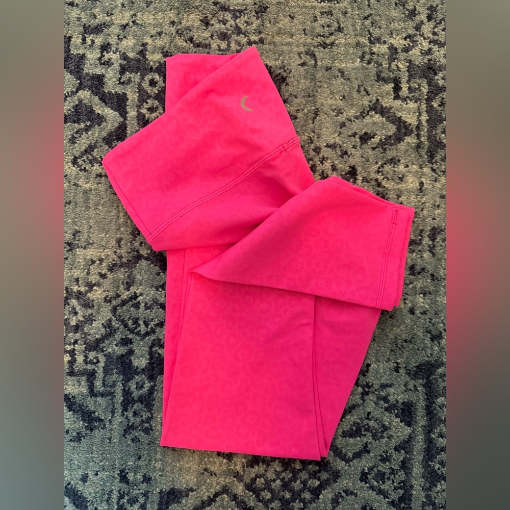 Zyia light n tight pink leopard leggings